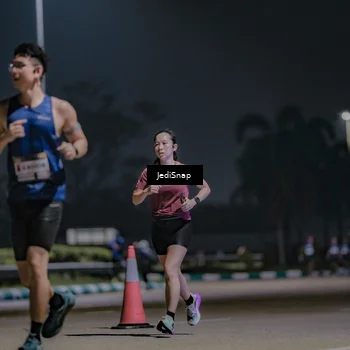 Runner Photo 7451344