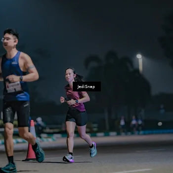 Runner Photo 7451347