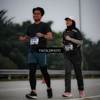 Runner Photo 7451400