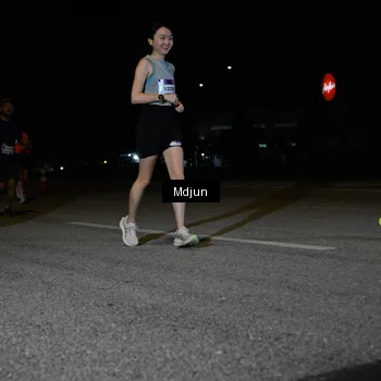 Runner Photo 7451417