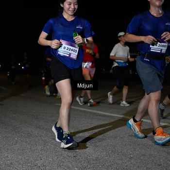 Runner Photo 7451672