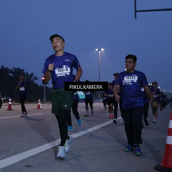 Runner Photo 7451710