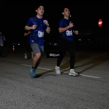 Runner Photo 7451839