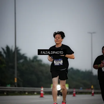 Runner Photo 7451975