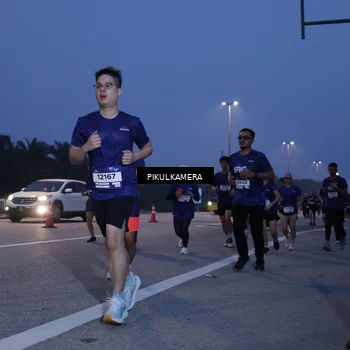 Runner Photo 7451986