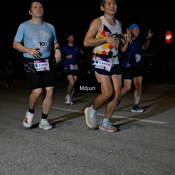 Runner Photo 7452018