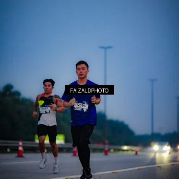 Runner Photo 7452111