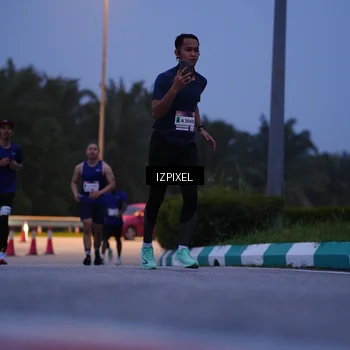 Runner Photo 7452221