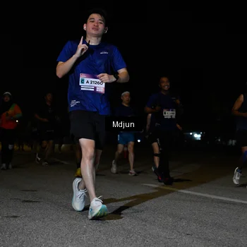 Runner Photo 7452400
