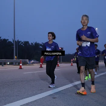 Runner Photo 7452515