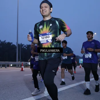 Runner Photo 7452791