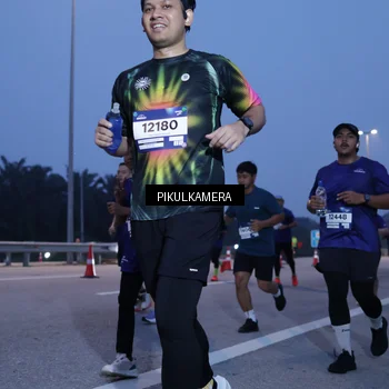 Runner Photo 7452818
