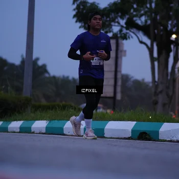 Runner Photo 7452899