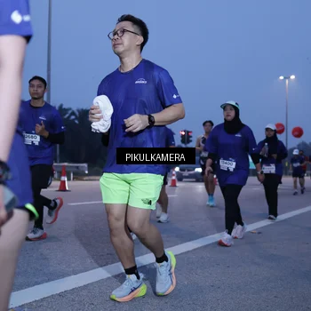 Runner Photo 7452944