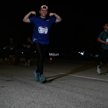 Runner Photo 7452973
