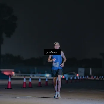 Runner Photo 7453003