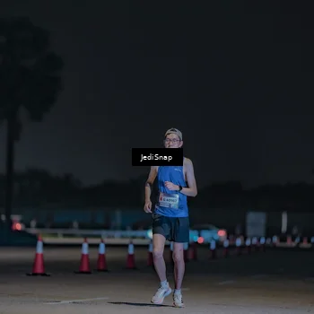 Runner Photo 7453005