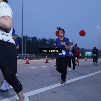 Runner Photo 7453018