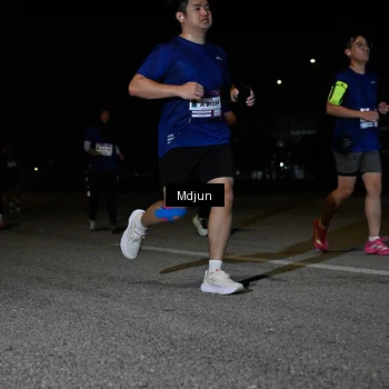 Runner Photo 7453028