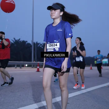 Runner Photo 7453060