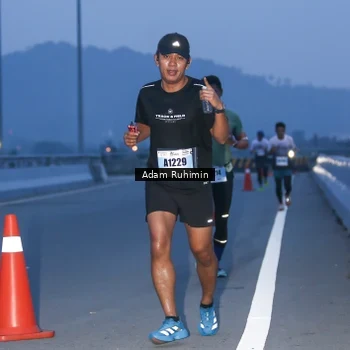Runner Photo 7453140