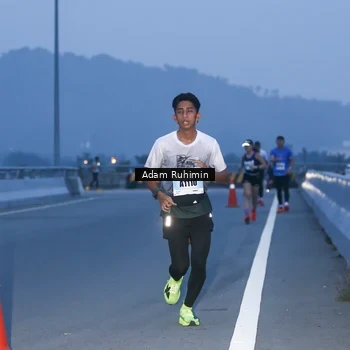 Runner Photo 7453157