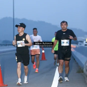 Runner Photo 7453192