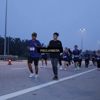 Runner Photo 7453207