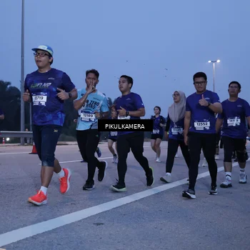 Runner Photo 7453468