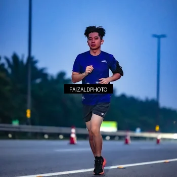 Runner Photo 7453477