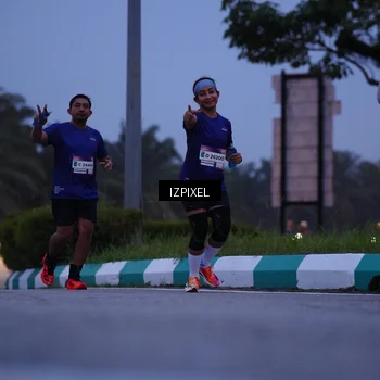 Runner Photo 7453553