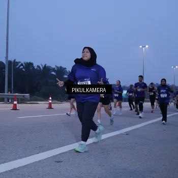 Runner Photo 7453555