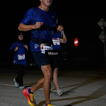 Runner Photo 7453638