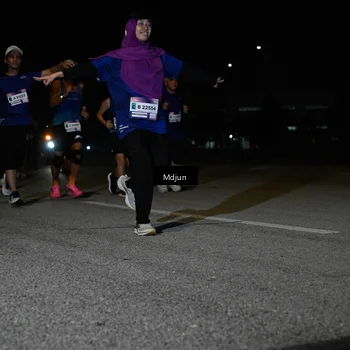 Runner Photo 7453651