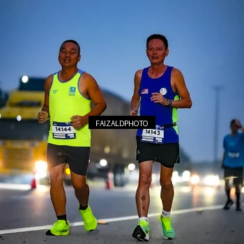 Runner Photo 7453653