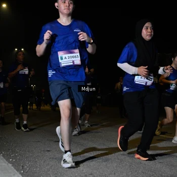 Runner Photo 7453684