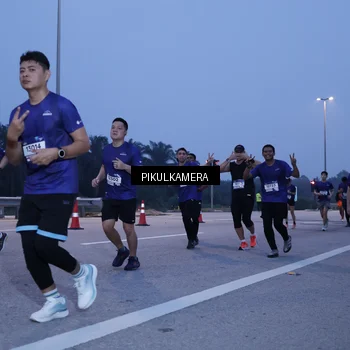 Runner Photo 7453701