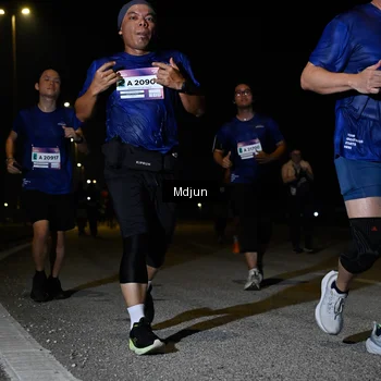 Runner Photo 7453712