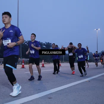 Runner Photo 7453738