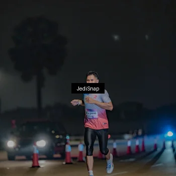Runner Photo 7453769