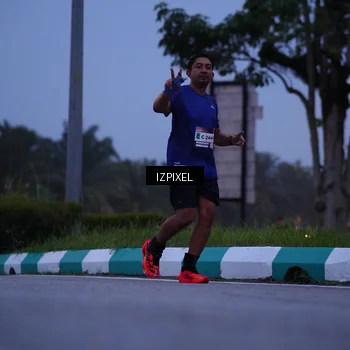 Runner Photo 7453796