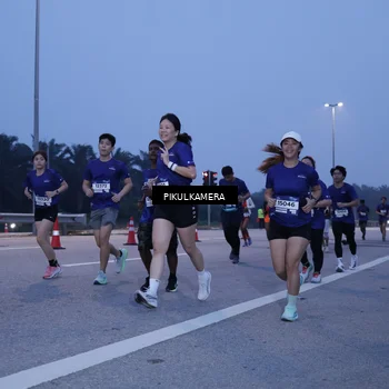 Runner Photo 7453871