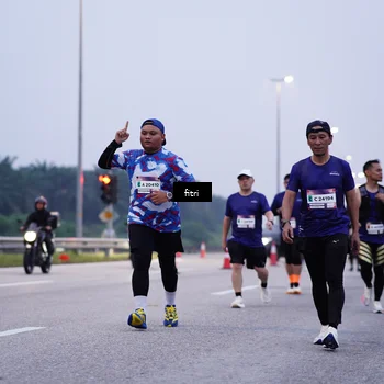 Runner Photo 7453879