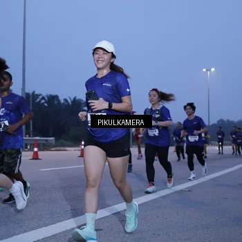 Runner Photo 7453992