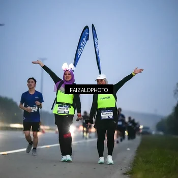 Runner Photo 7454012