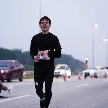 Runner Photo 7454040
