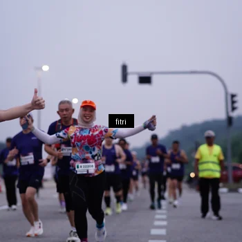 Runner Photo 7454176