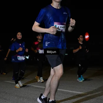 Runner Photo 7454574