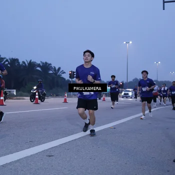 Runner Photo 7455311