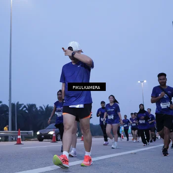 Runner Photo 7455818